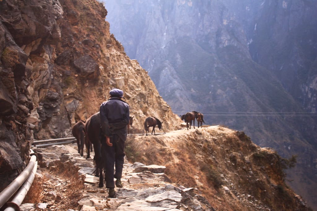 The Tea Horse Road: A Complete Traveler'S Guide To China’s Soulful Mountain Corridor