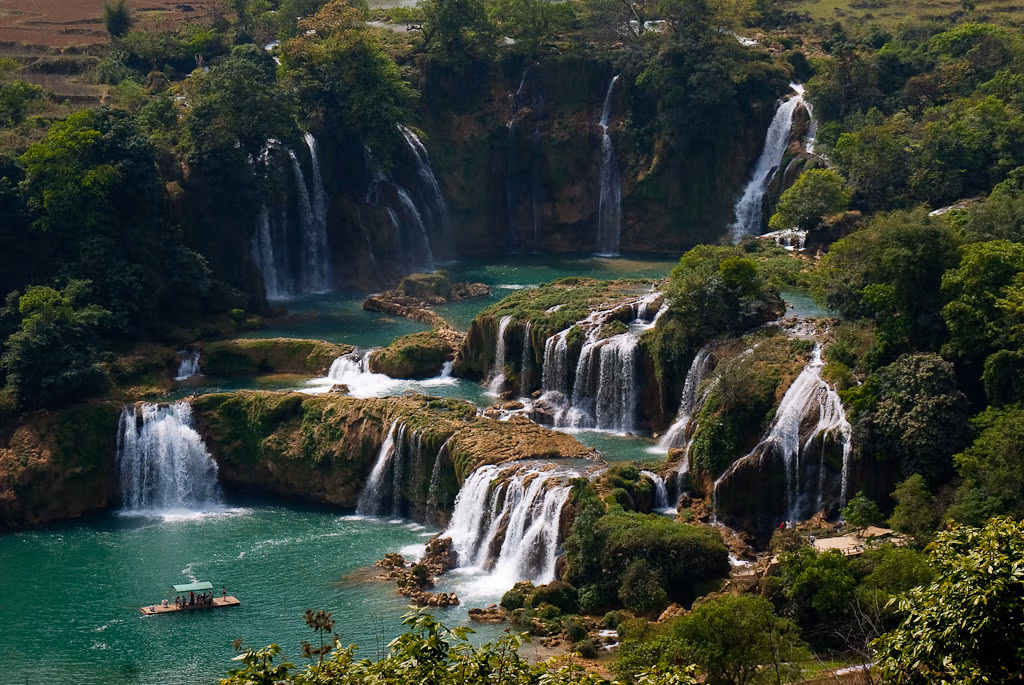 Top 9 Waterfalls In China: Your Ultimate Travel Guide 5 Top 9 Waterfalls In China: Your Ultimate Travel Guide