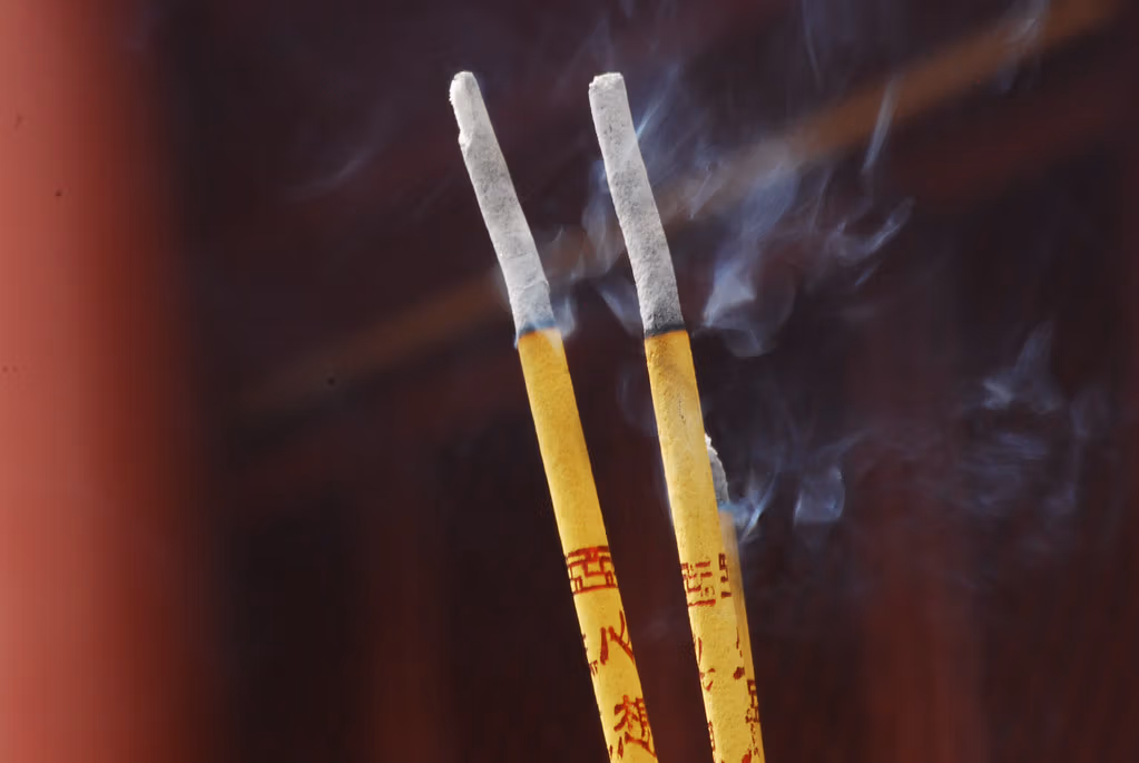 The Complete Guide To Burning Incense In China: Traditions, Etiquette, And Cultural Significance