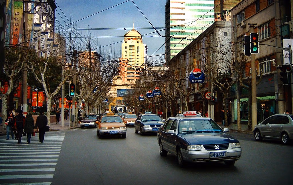 Private Car Vs Taxi Vs Ride-Hailing: Your Ultimate Guide For China Travel 6 Private Car Vs Taxi Vs Ride-Hailing: Your Ultimate Guide For China Travel
