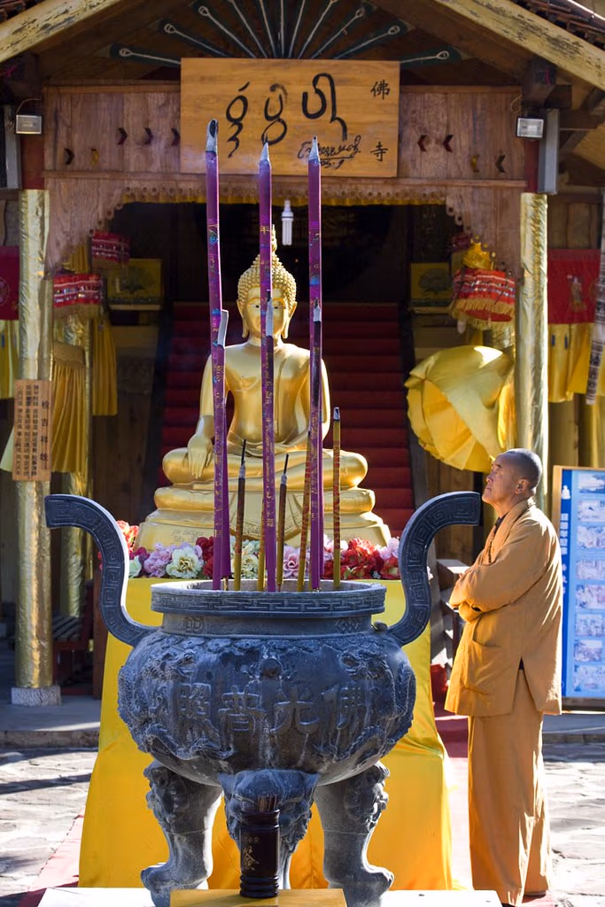 The Complete Guide To Burning Incense In China: Traditions, Etiquette, And Cultural Significance