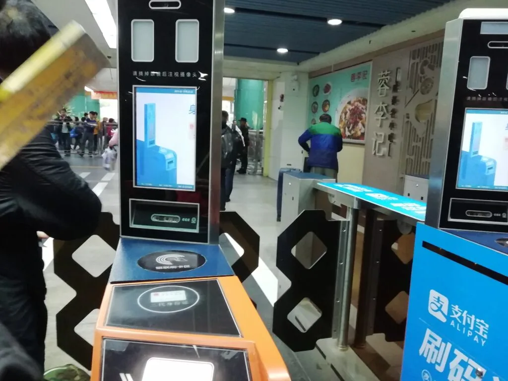 Wechat Pay Vs Alipay: Which Is Better Peyment Method For Travelers In China? 4 Wechat Pay Vs Alipay: Which Is Better Peyment Method For Travelers In China?
