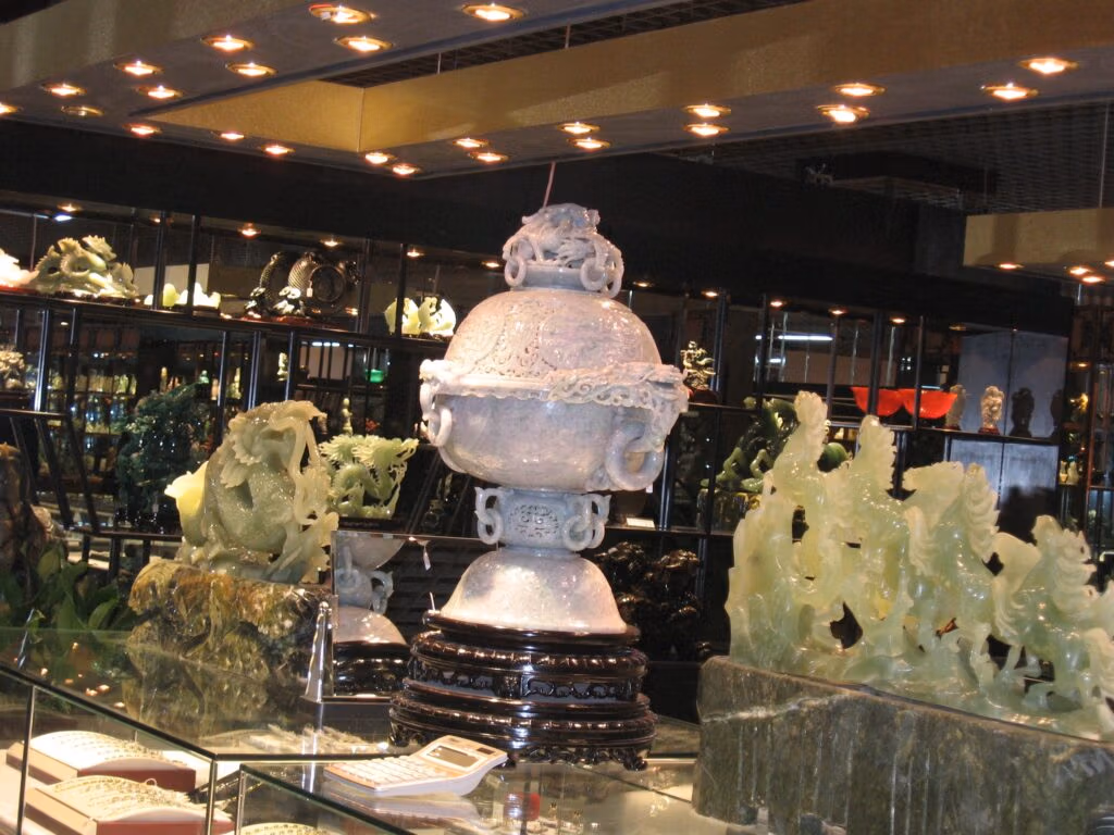 Hidden Shopping Stops: China Group Tours Scams You Didn’t Know About 3 Hidden Shopping Stops: China Group Tours Scams You Didn’t Know About