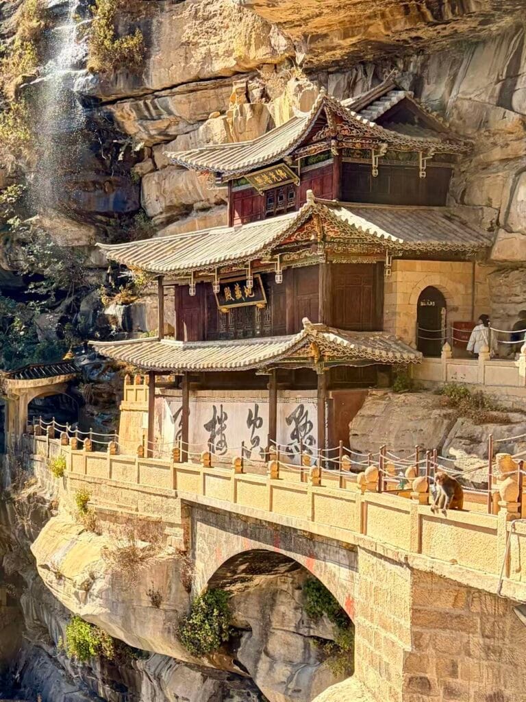 Baoxiang Temple At Shibaoshan: The &Quot;Hanging Temple&Quot; Of Yunnan
