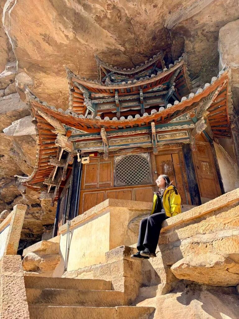 Baoxiang Temple At Shibaoshan: The &Quot;Hanging Temple&Quot; Of Yunnan