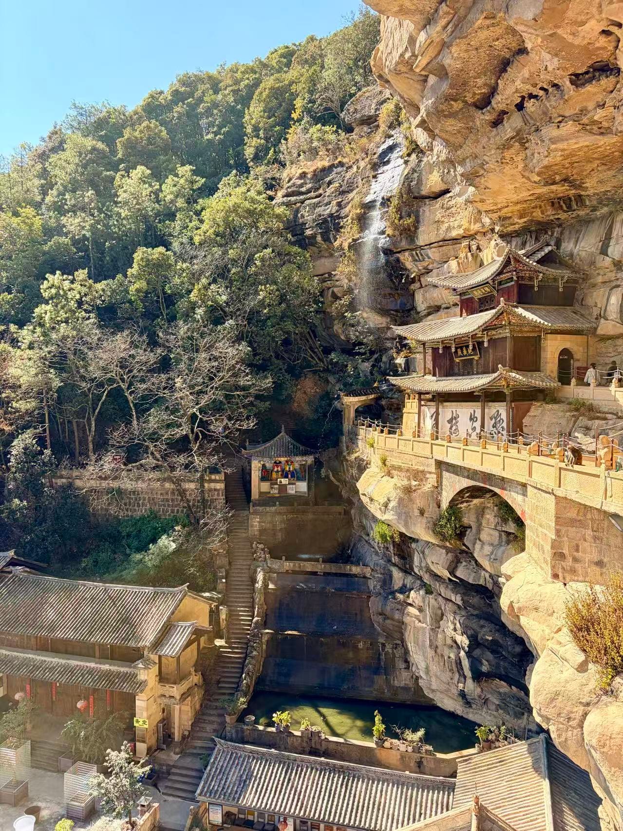 Baoxiang Temple At Shibaoshan: The &Quot;Hanging Temple&Quot; Of Yunnan