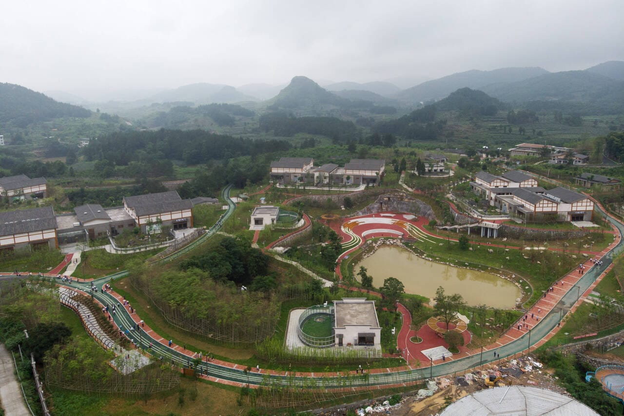 Fenghuang Giant Panda Garden: Visitor Guide 3 The Giant Panda Garden Of Fenghuang County. Aerial Photo By Chen Sihan/Xinhua News Agency.