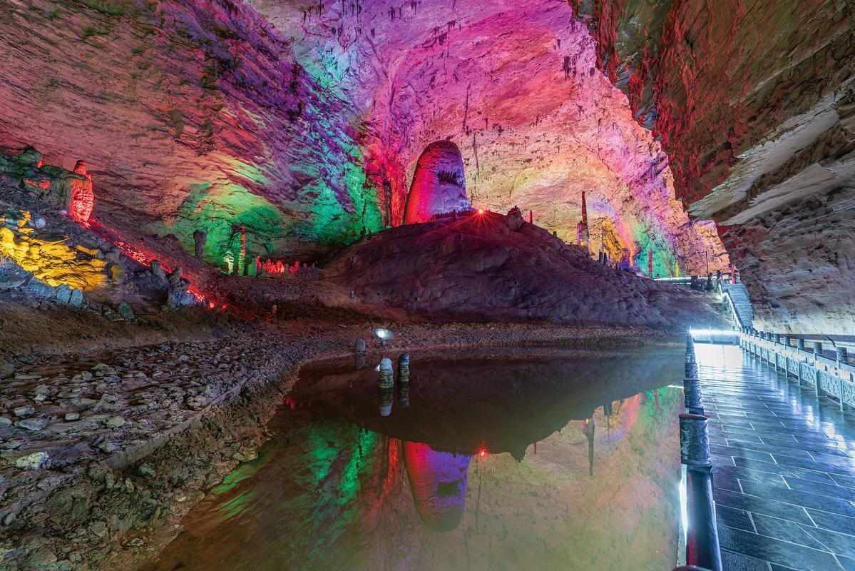 The Definitive Guide To Huanglong Cave: Navigating Zhangjiajie’s Subterranean Empire 7 The Definitive Guide To Huanglong Cave: Navigating Zhangjiajie’s Subterranean Empire