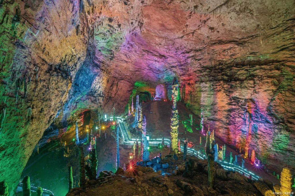 Huanglong Cave