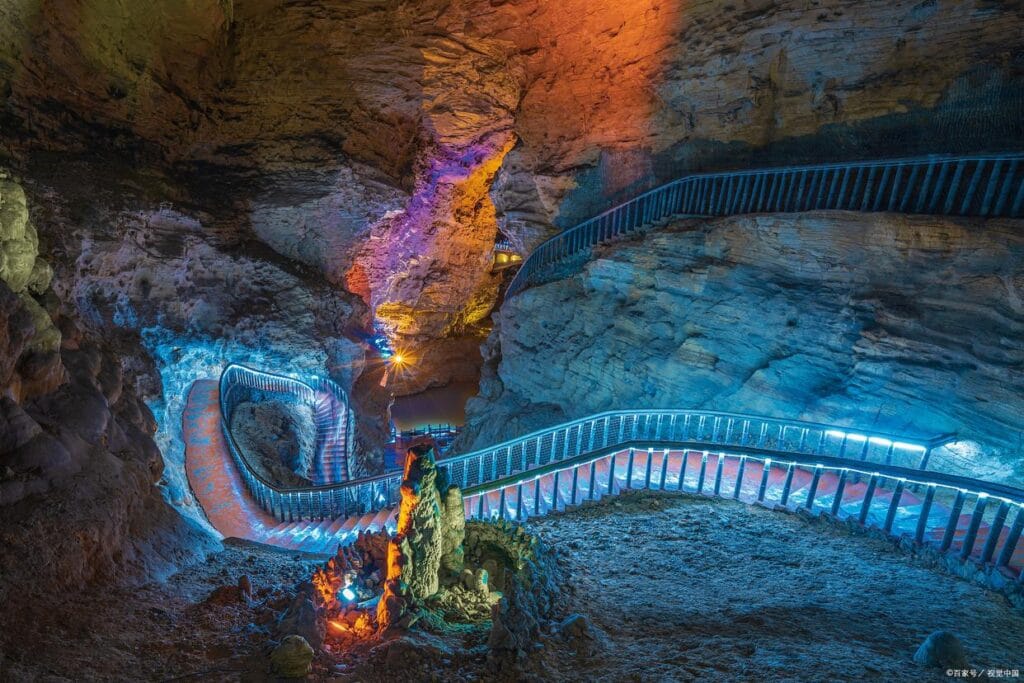 Huanglong Cave - Steps