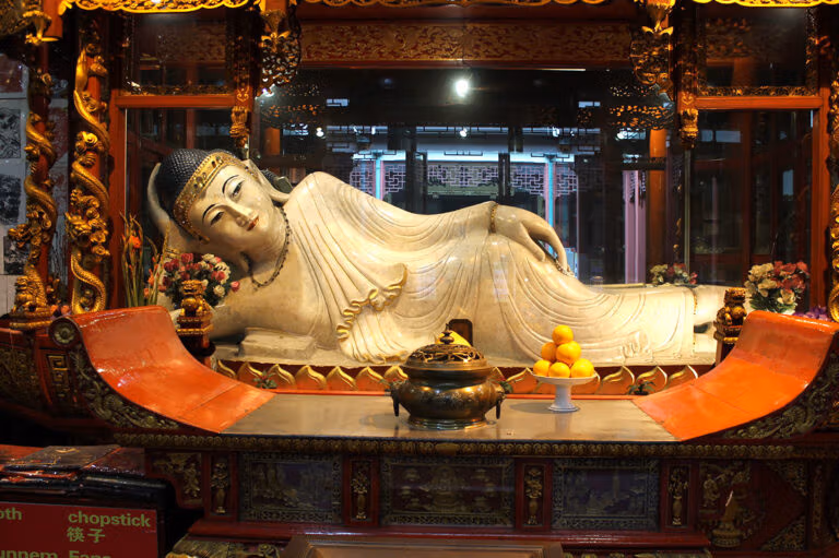 Jade Buddha Temple: A Journey Into The Soul Of The City 10 Jade-Buddha-Temple