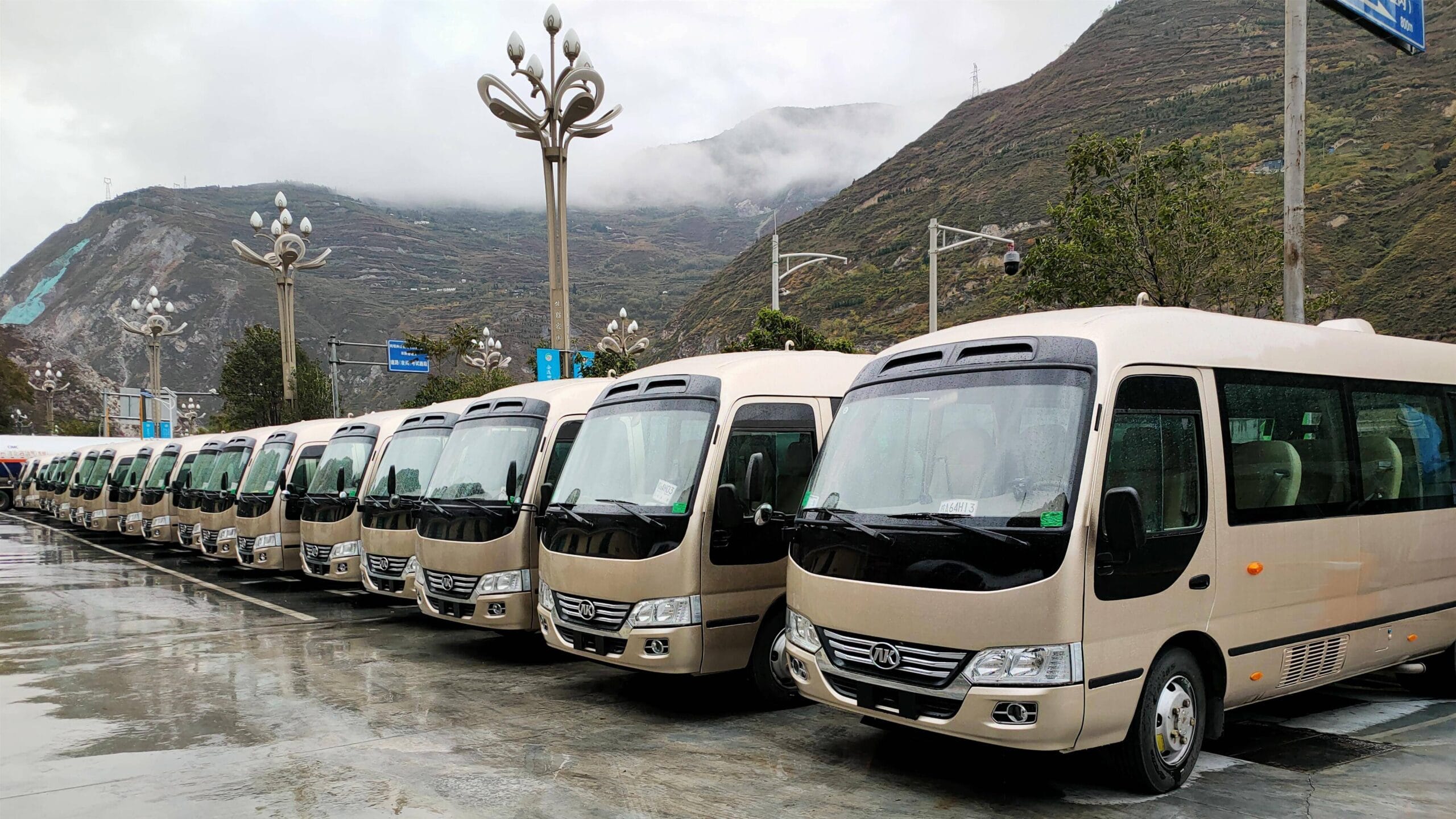 Jiuzhaigou - Vip Shuttle Bus