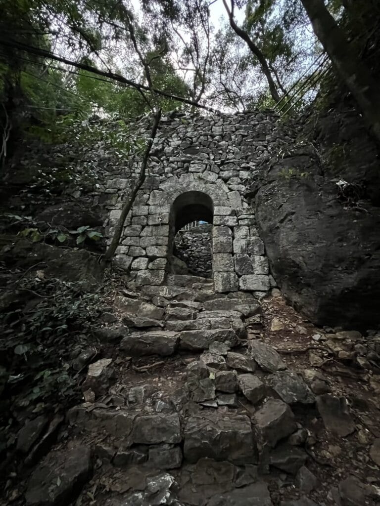 Laozhai Hill: The Free Sunset Hike Above The Li River 8 Laozhai Hill - Stone Doorway