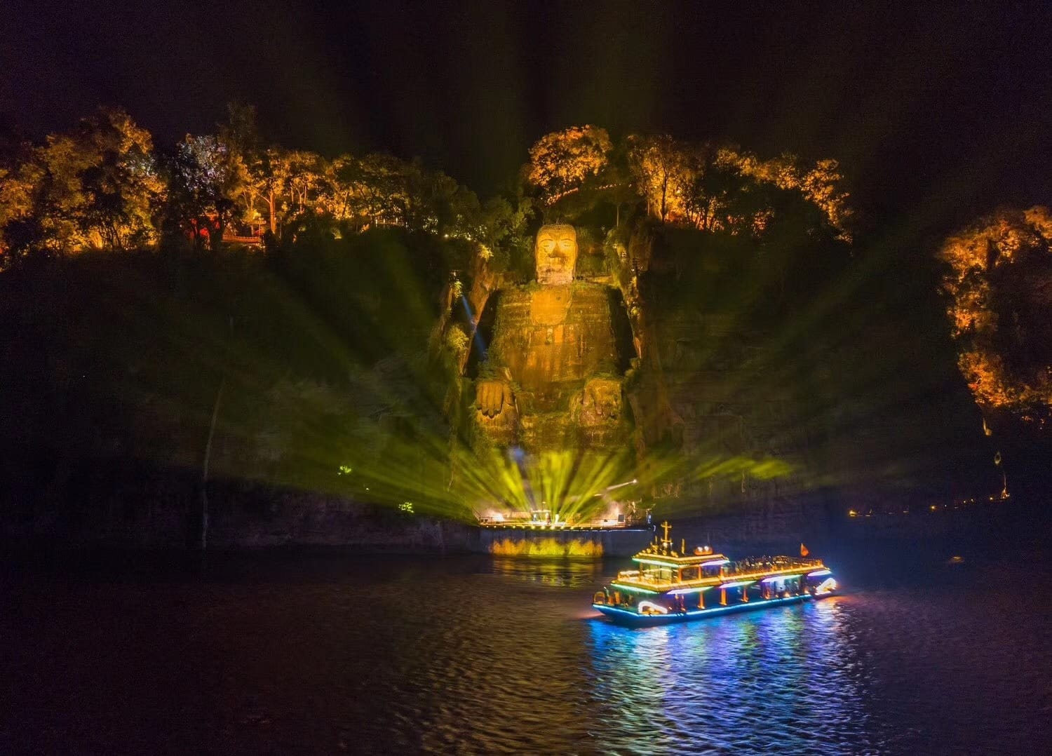 Leshan Giant Buddha - Three Rivers Night Cruise