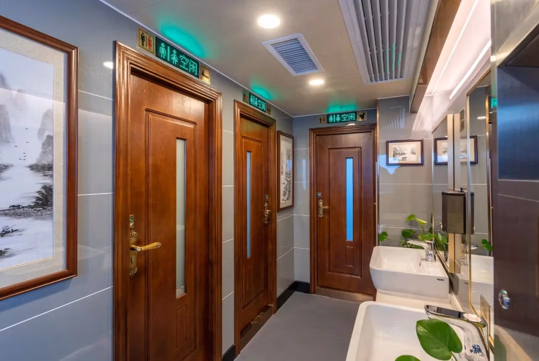 Guilin Li River Cruise: 3-Star Vs 4-Star – An Expert Guide 7 Li River Cruise 4-Star - Rest Room
