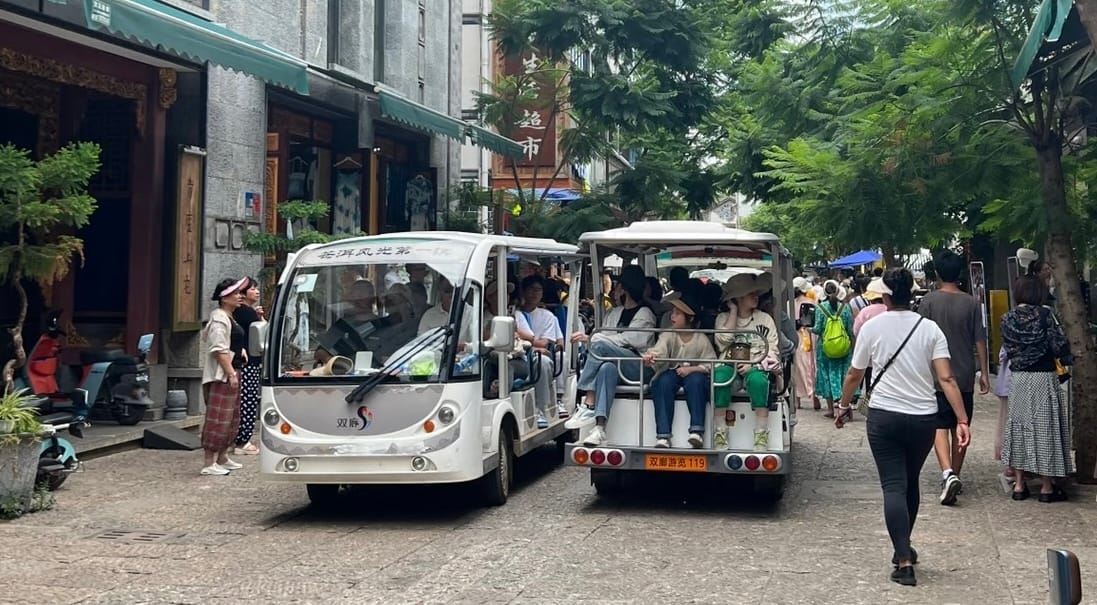 Shuanglang Ancient Town Guide: Where To Stay &Amp; What To Do 13 Shuanglang Ancient Town Sightseeing Cart