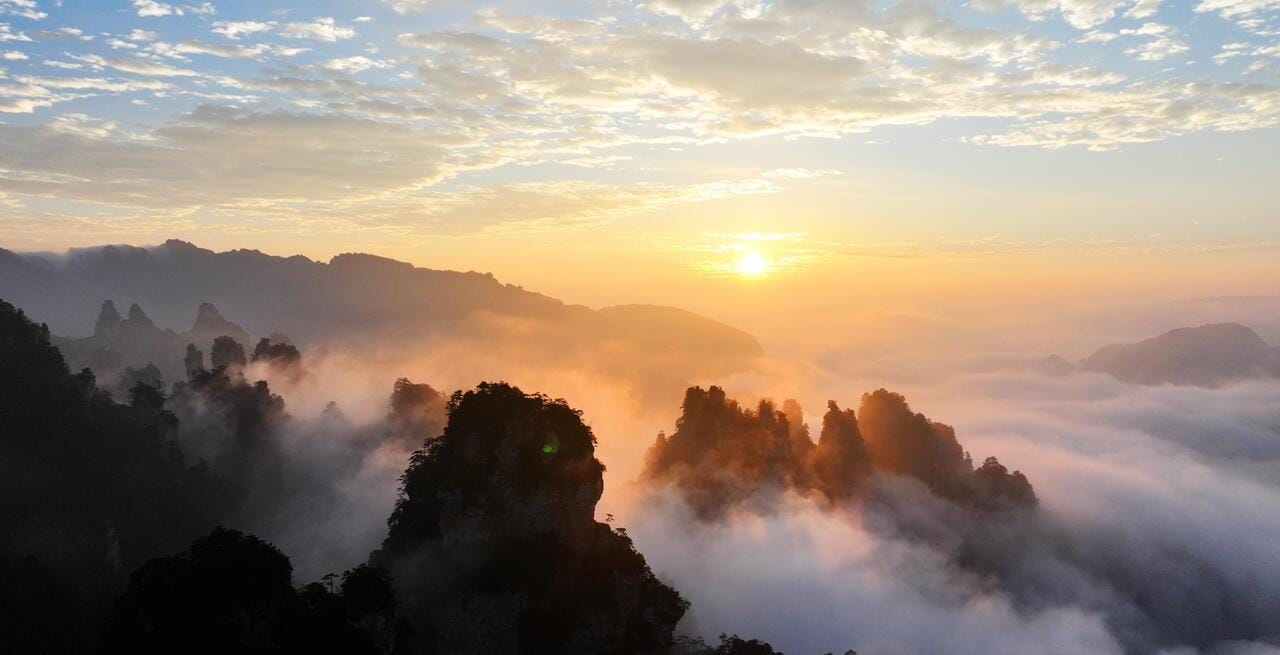 Sunrise And Sea Of Clouds At Shili Hualang, Zhangjiajie