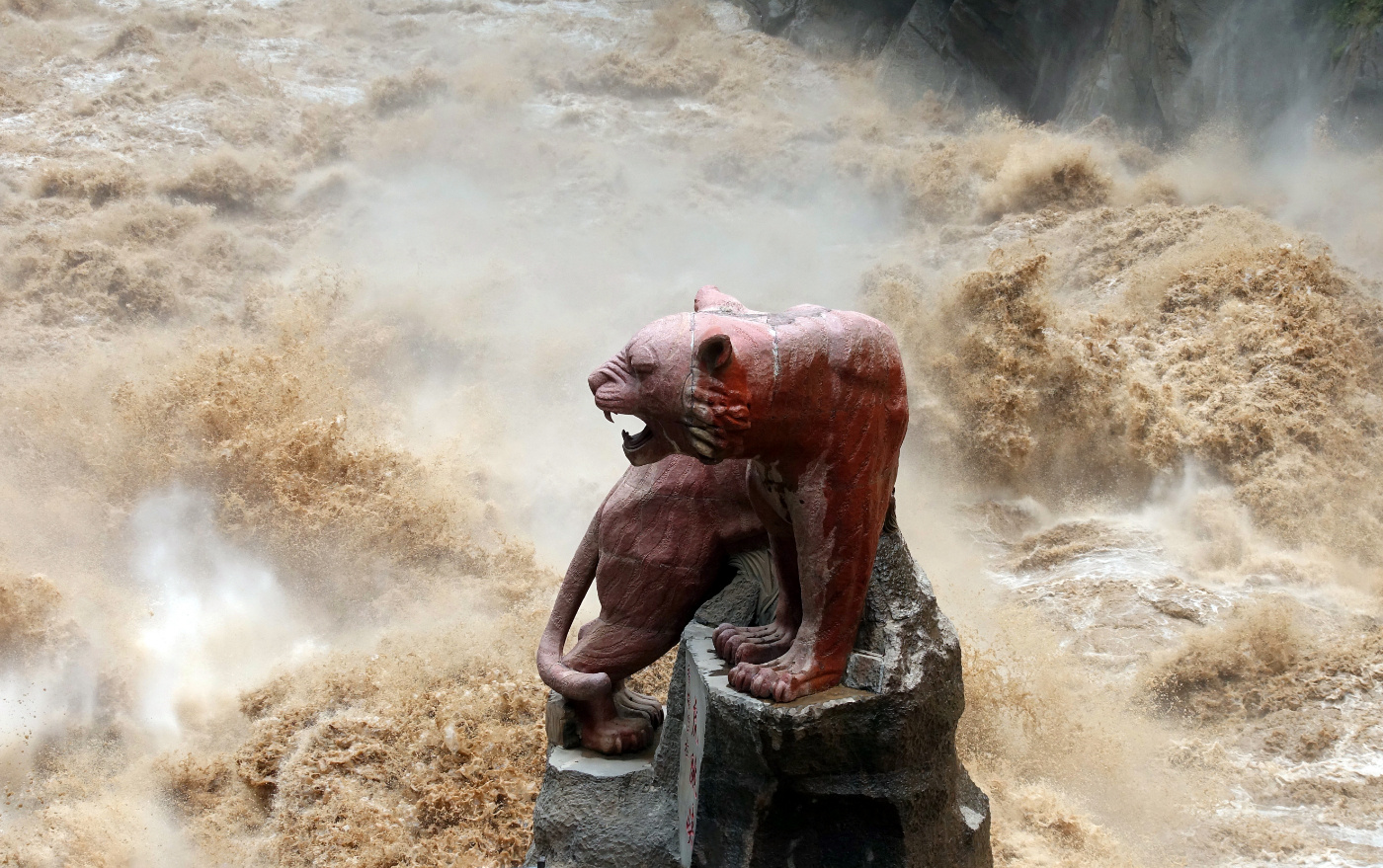Tiger Leaping Gorge: The Ultimate Guide To China'S Most Spectacular Canyon Adventure 2 Tiger Leaping Gorge: The Ultimate Guide To China'S Most Spectacular Canyon Adventure