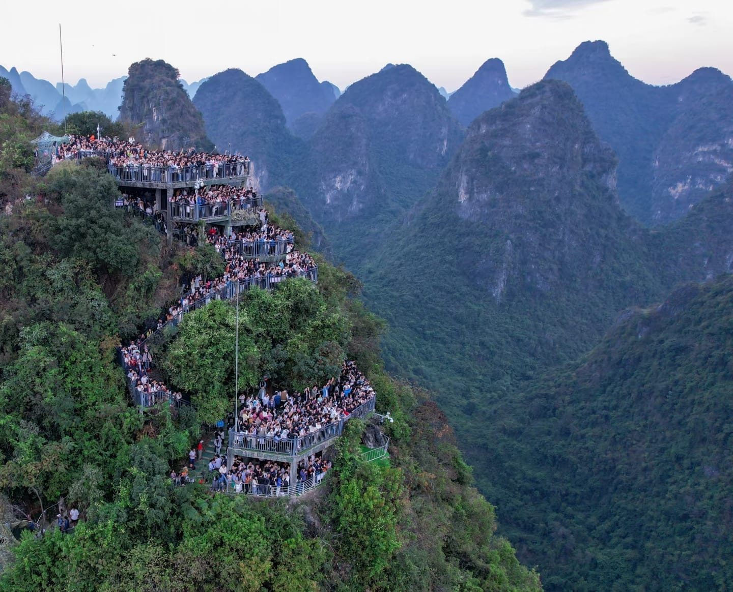 Viewing Platforms At Xianggong Mountian