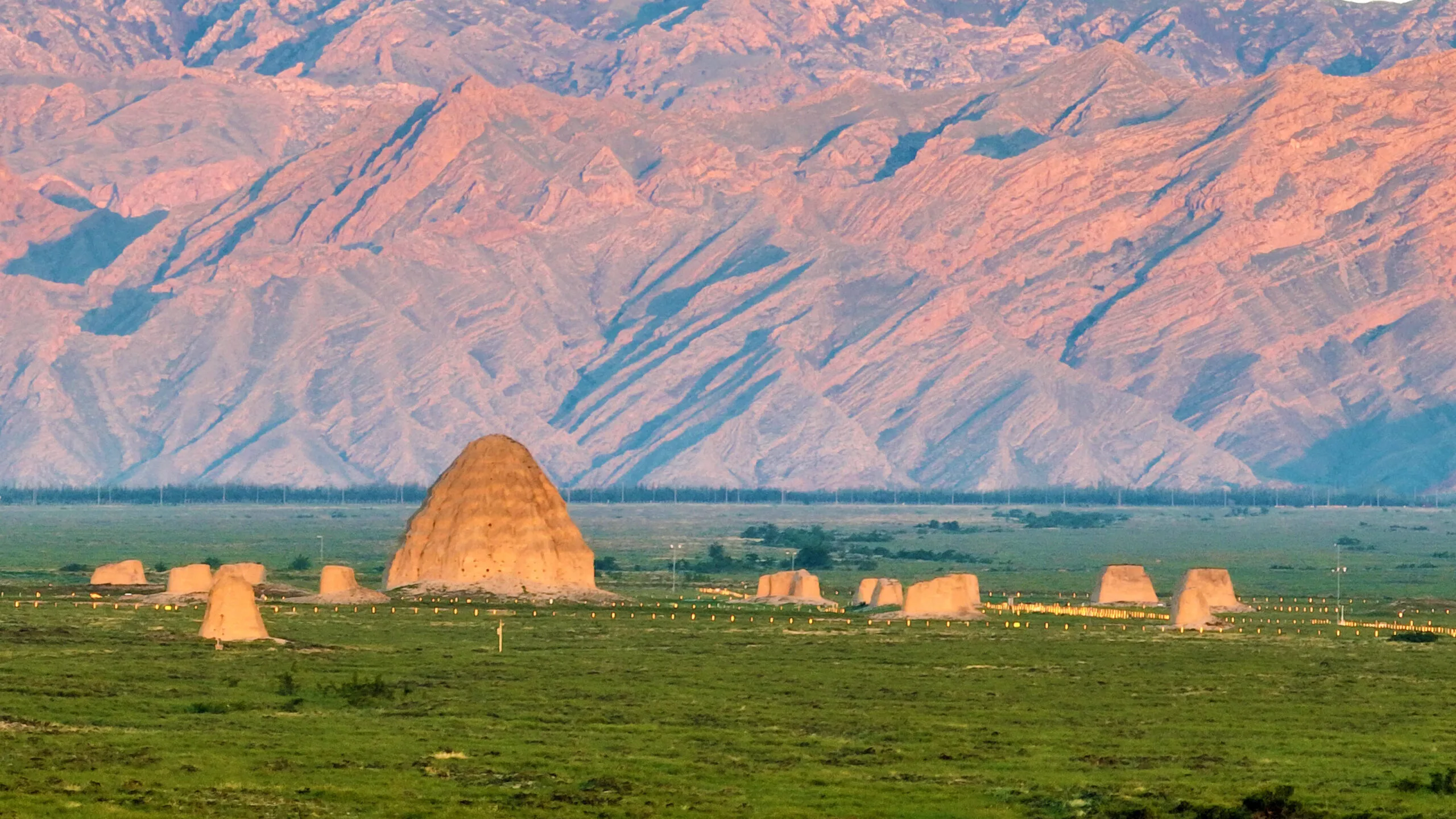Xixia Imperial Tombs: Complete Travel Guide To The Chinese Pyramids 17 Xixia Imperial Tombs: Complete Travel Guide To The Chinese Pyramids