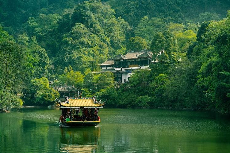 Mount Qingcheng: Front &Amp; Back Mountain, Tickets &Amp; Routes 6 Yuecheng Lake