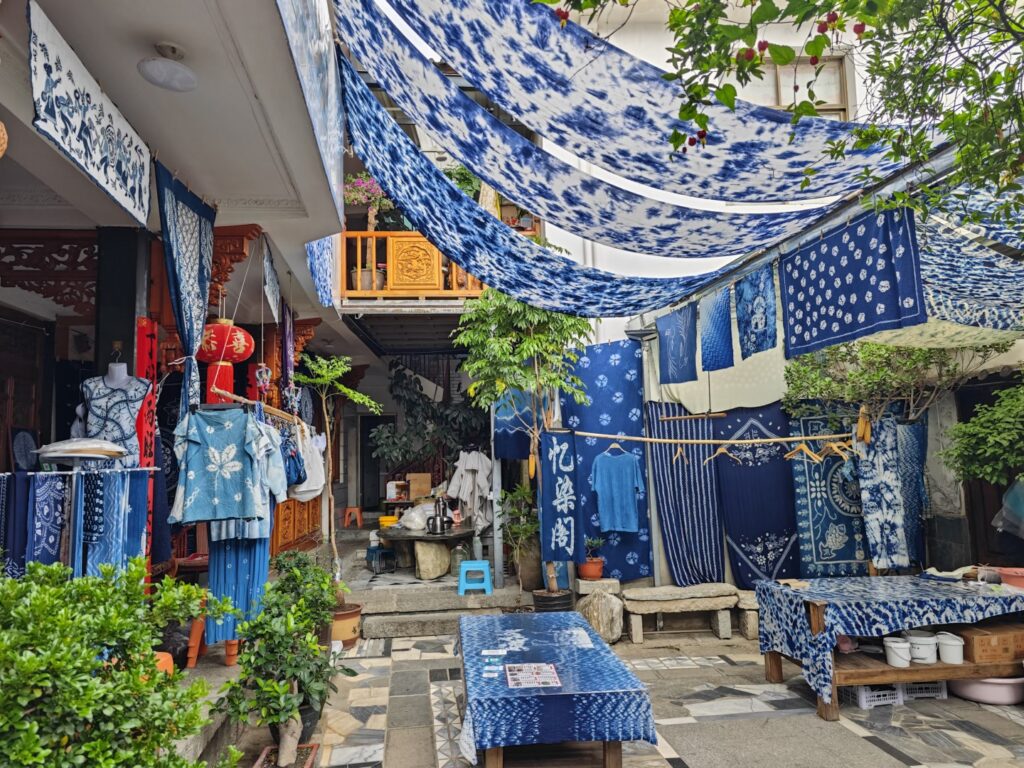 Zhoucheng Village, Dali: Tie-Dye Workshops, Village Life &Amp; Day Route 7 Zhoucheng Yirange