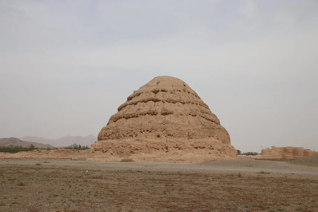Xixia Imperial Tombs: Complete Travel Guide To The Chinese Pyramids 10 Xixia Imperial Tombs: Complete Travel Guide To The Chinese Pyramids