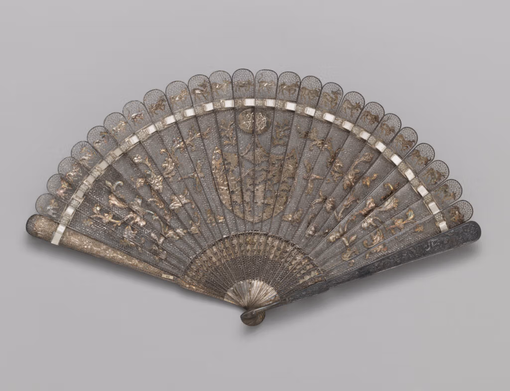Chinese Fans: History, Types, And Cultural Significance 10 Chinese Fans: History, Types, And Cultural Significance