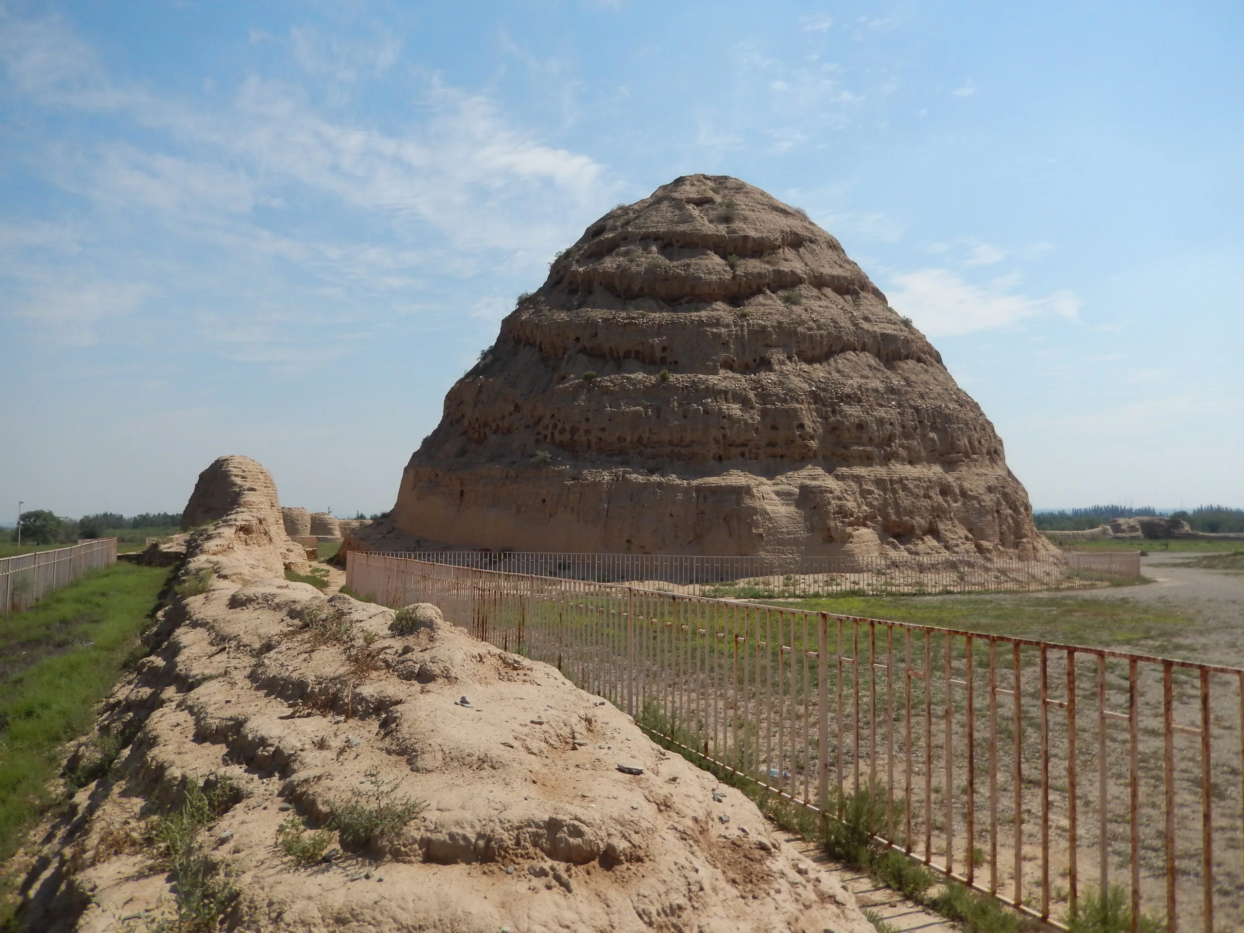 Xixia Imperial Tombs: Complete Travel Guide To The Chinese Pyramids 4 Xixia Imperial Tombs: Complete Travel Guide To The Chinese Pyramids