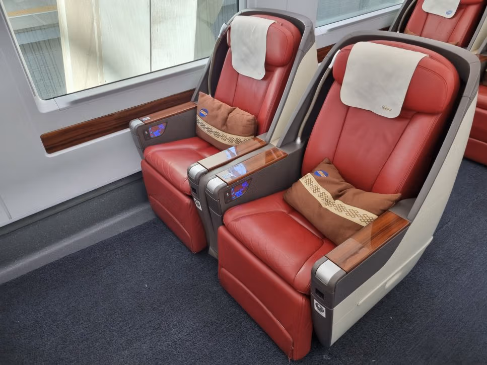 China-High-Speed-Train-Business-Class-Duo