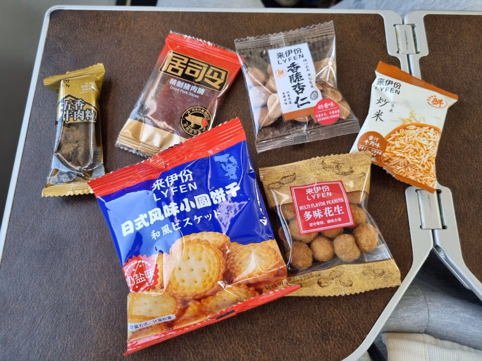 China-High-Speed-Train-Business-Class-Snacks