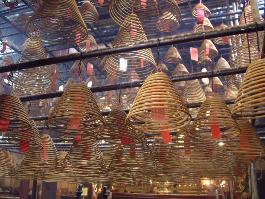 The Complete Guide To Burning Incense In China: Traditions, Etiquette, And Cultural Significance