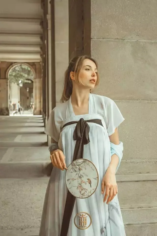 Hanfu: A Traveler’s Guide To China’s Traditional Clothing 8 Hanfu: A Traveler’s Guide To China’s Traditional Clothing