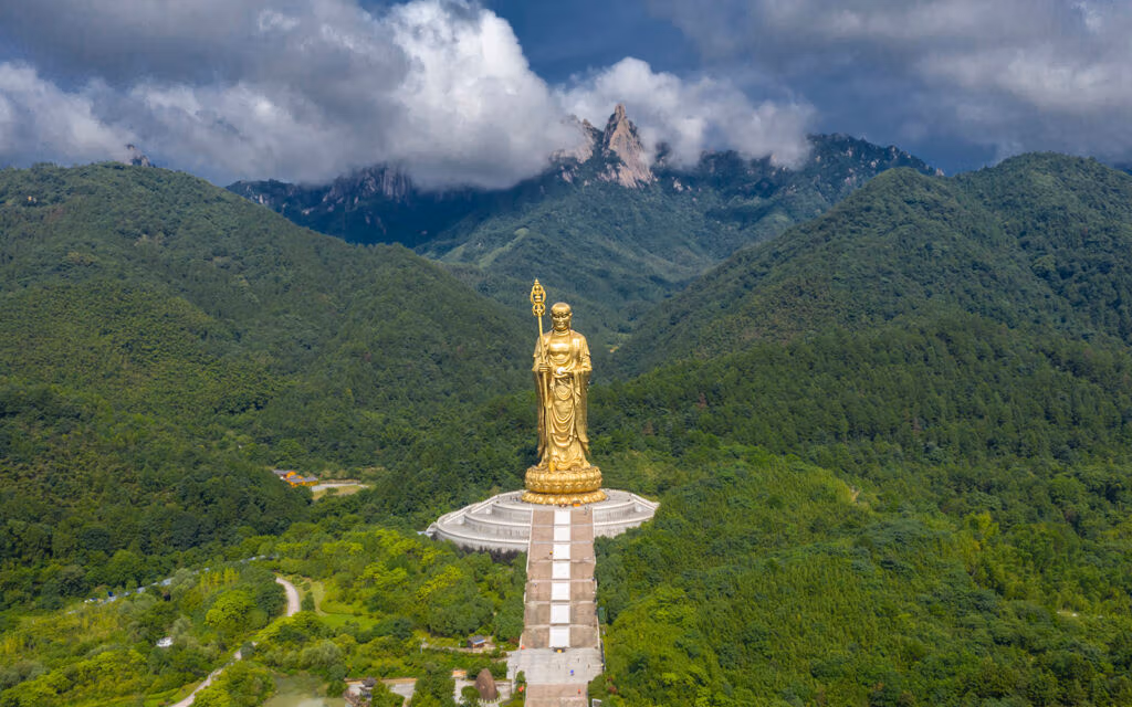Top 10 Mountains In China: Majestic Peaks You Must Explore 25 Top 10 Mountains In China: Majestic Peaks You Must Explore