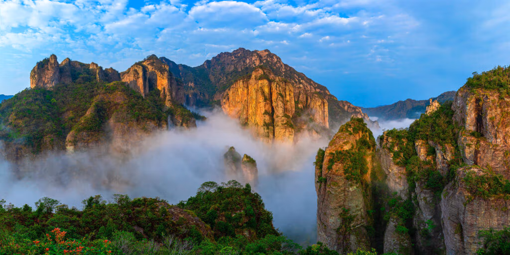 Top 10 Mountains In China: Majestic Peaks You Must Explore 26 Top 10 Mountains In China: Majestic Peaks You Must Explore